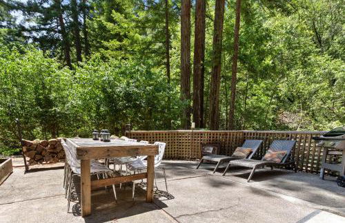 Redwood Cabin with Hot Tub Canyon View and Dogs OK - Foto 29