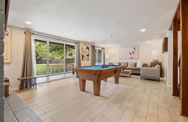 5BR Relaxation Haven Hot Tub Pool Table Fun M - Foto 2