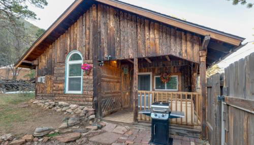Rustic Log Cabin with Studio about 5 Mi to Pikes Peak! - Foto 1
