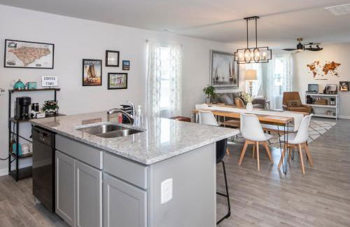 Cozy Coastal Home Near Beaches, Shops, Restaurants - Foto 6