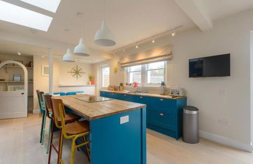 Marine House - Photo 5