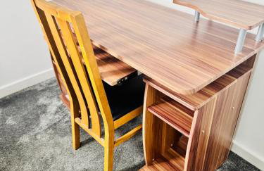 Luxury 5BR Stay With City Access - Photo 58