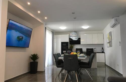 HOLIDAY HVAR lux - Photo 36