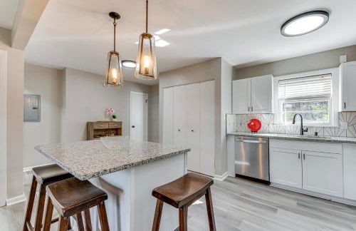 Bring Your Pets! Family Haven with Yard in Mableton - Foto 7