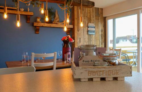 No. 28 Contemporary beach side property with sea views - Foto 38