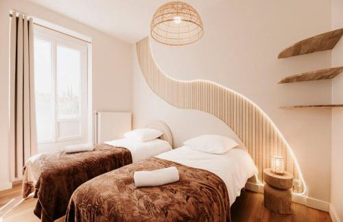 Spacious 5-Bedroom Home with Terrace, Air Conditioning and Parking - Photo 6