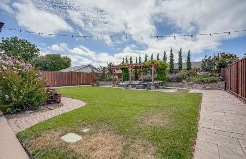 Private Zen Garden and Fireplace Chic Hayward Oasis - Foto 22