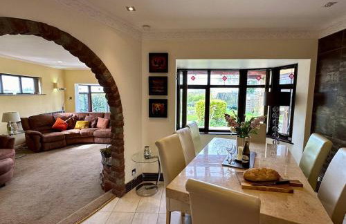 Dog-Friendly Country Home, Woodburner, Private Fields & Hot Tub! - Photo 35