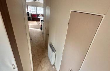 Delta, Bromley 4-Bedroom Located in Uddingston, Glasgow at Maryville Caravan Site - Photo 5