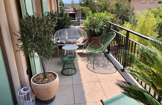 2 bedroom Apartment in Bormes-les-Mimosas with swimming pool and garden - Photo 17