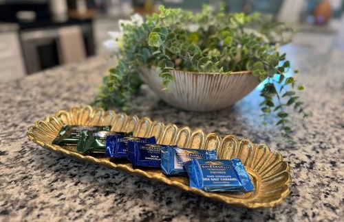 The Orange Blossom Suite Near UF Shands D-town - Photo 15