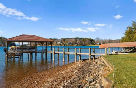 Pleasant Cove Waterfront Getaway With Fire Pit, Deck, and Lake Views - Foto 28