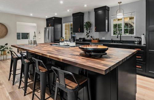 Spacious Cozy and Renovated Mountain Retreat - Foto 5