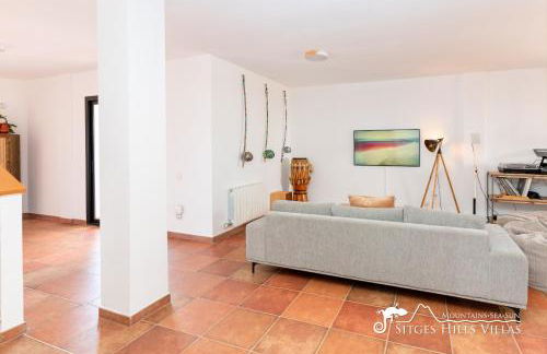 Villa Serranita - Stylish Holiday Home with Views and Air Conditioning 15 mins to Sitges - Photo 9