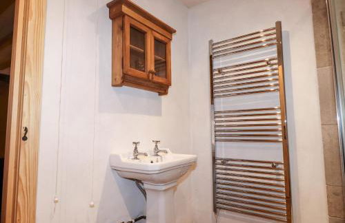 Bull Bach Old Smithy - Photo 18