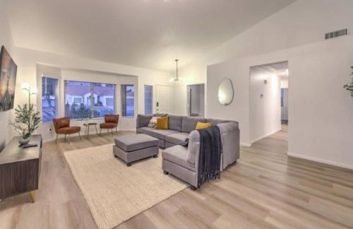 Creekwater | Pebbletech Pool & Spa 10 Min to Strip - Photo 4