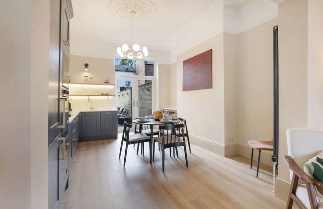 St Georges Apartment- North East Escapes - Photo 17