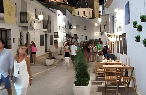 Apartamento primera línea con acceso privado a la playa - Photo 24