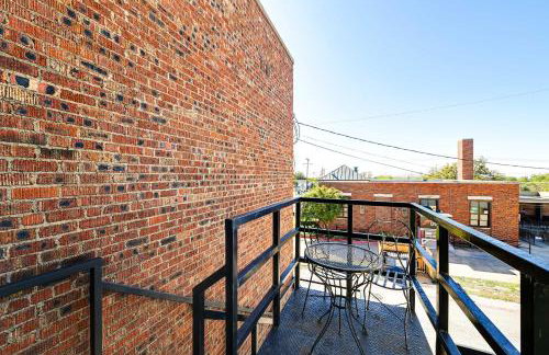 Western-Themed Decatur Studio on Main Street! - Foto 21