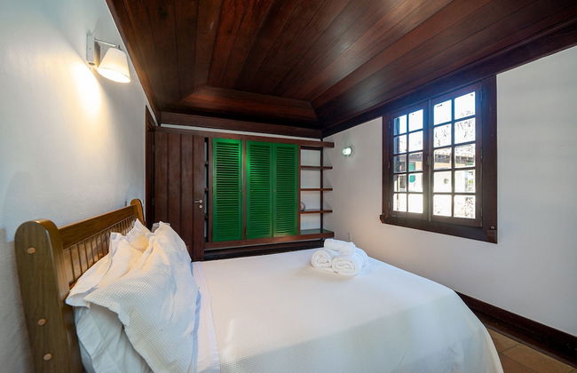 Casa com Cinco Quartos Pé na Areia - Foto 6