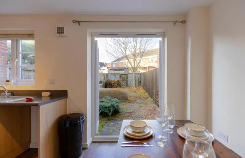 FREE parking, LARGE House for Contractors & Families, Sleeps 7, 25 mins to MANCHESTER & LIVERPOOL - Foto 68