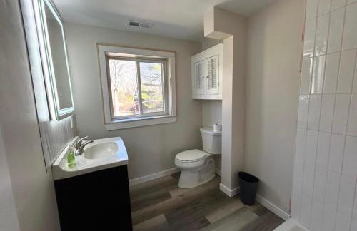 Waterfront Lakehouse Getaway in Clinton with HOT TUB - Foto 14