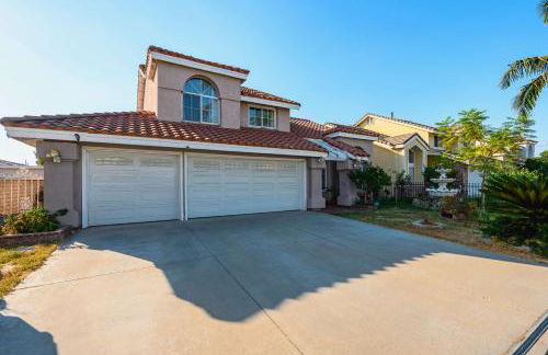 Stylish Home w Full Kitchen Garage Backyard - Foto 23