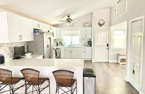 Beachfront Sunsets At Oakwood Beach - Foto 24