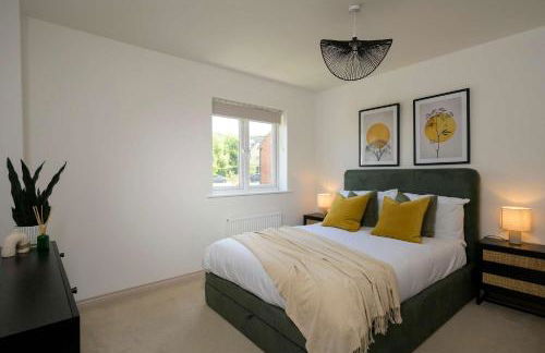 Modern Home on Edge of Cotswolds Private Parking - Photo 13