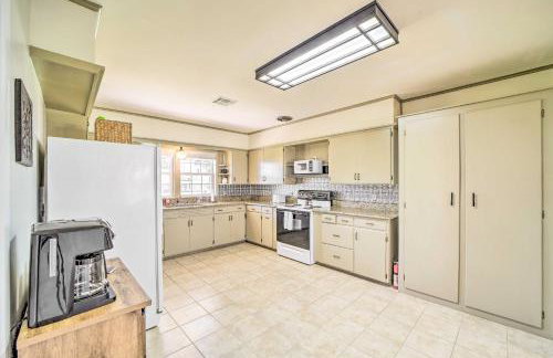 Lake Eufaula Retreat with Fire Pit, Near Main St! - Foto 10