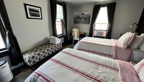 Historic, Stylish Getaway 2 blocks from Waterfront - Foto 5