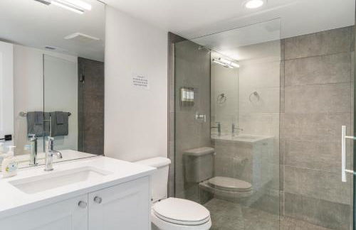 Elegant 3-Story House with Private Backyard in WA - Photo 47