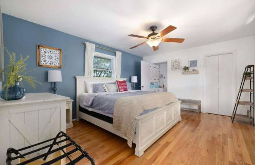 Relaxing Lakefront Retreat w/ Hot Tub & Dock - Foto 19