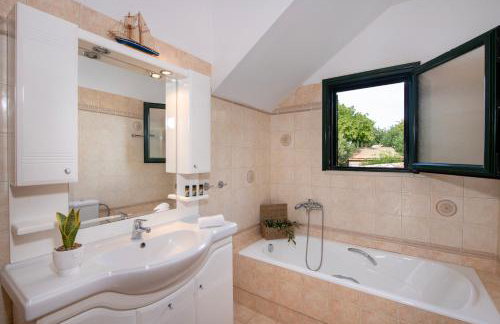 Villa Piper - Pool - Jacuzzi - Sea View - Near the Beach - Photo 20
