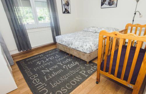 Kuća za odmor BARBARELLA - prostrani 2BR apartman, parking & WiFi - Foto 15