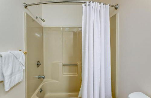 Deck and Community Perks Sky Valley Home! - Foto 20