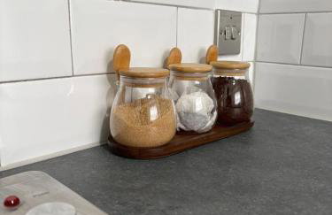 Stylish and Cosy 1 bed Apartment East London - Photo 23