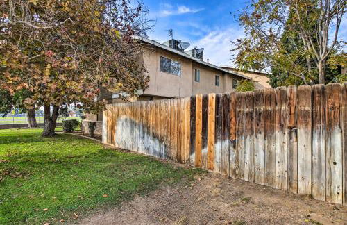 Central Bakersfield Townhome with Private Patio - Foto 31