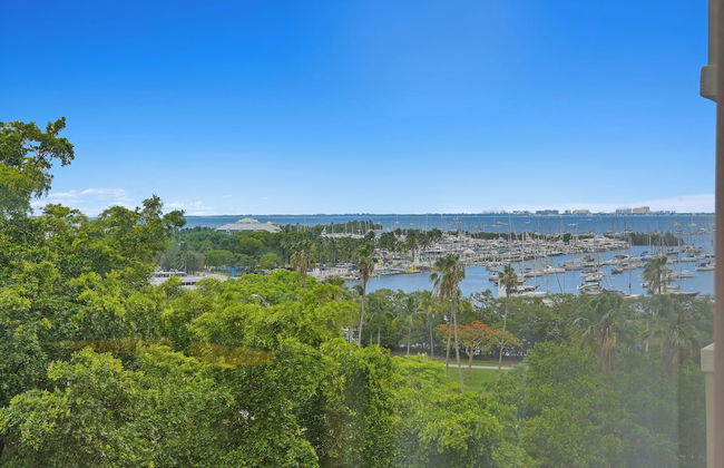 Relaxing Condo with Free Parking - Foto 34