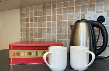 One Bedroom Bungalow No1 - Secure Gated Parking - Foto 17