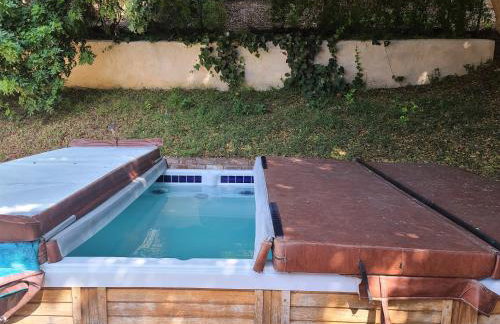 Westside Retreat w Yard, Grill, Hot Tub, Near Sofi Stadium, LAX, and the Beach - Foto 45