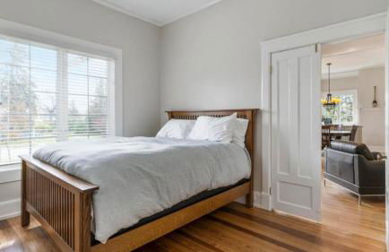 Experience comfort at Andrea Bluff Cottage, a 3-bedroom home in Harbor Springs. - Foto 5