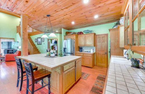 Riverfront Cabin on 2 Acres in Glenwood! - Foto 8