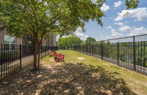 Fourth & River - Top-Floor condo with River Views - 3 King Suites - Foto 30