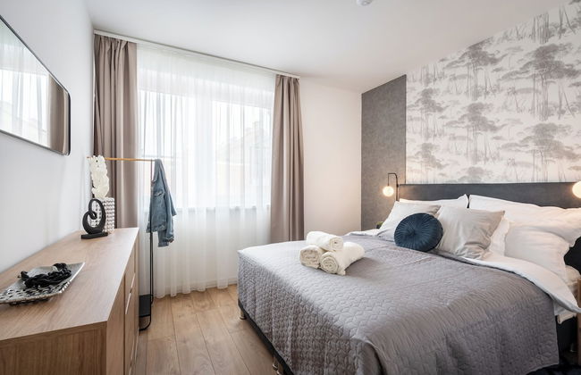 The Rose Garden Apartments - Photo 3