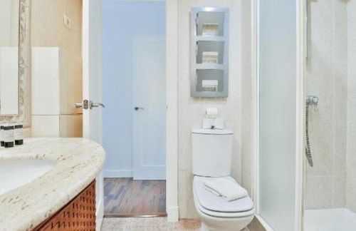 Big apartment, close to train station - Photo 8