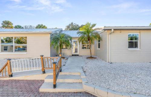 Sun and Fun- Dolphin Diversion - Photo 23