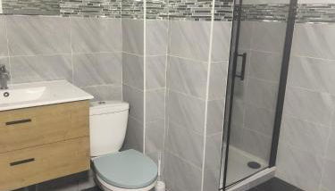 T2 Proche Gare avec parking à 30 min de Paris - Foto 2