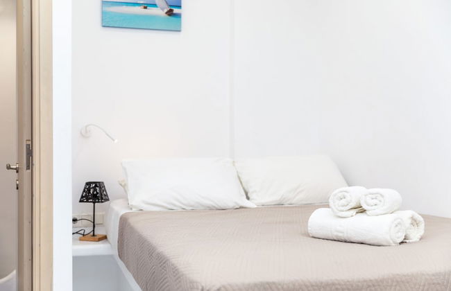 Depis Luxury Suites - Photo 7