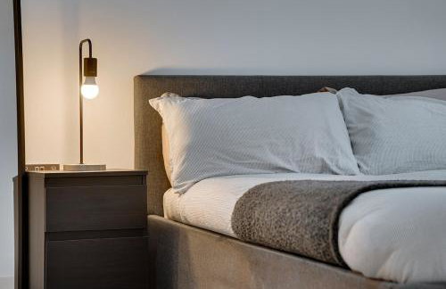 Sleek 4BR Townhouse - Rooftop - Hot Tub - Foto 47